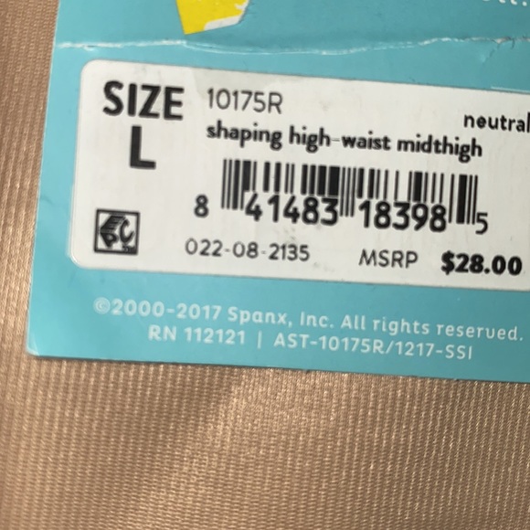 ASSETS by SPANX Mid-Thigh Shaping short large - Picture 6 of 9